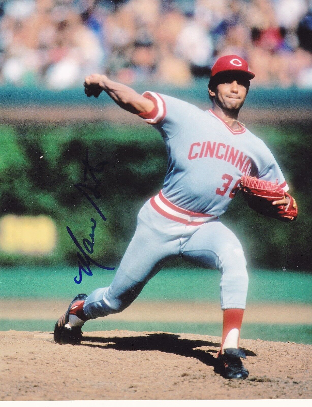 MARIO SOTO CINCINNATI REDS ACTION SIGNED 8x10