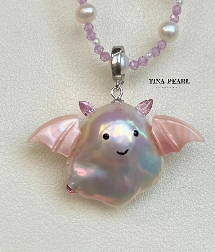 TINA Jewelry Creative Pearl series fantasy imp suit, pendant + necklace    Picture model has been sold, you can leave a message to customize similar styles.