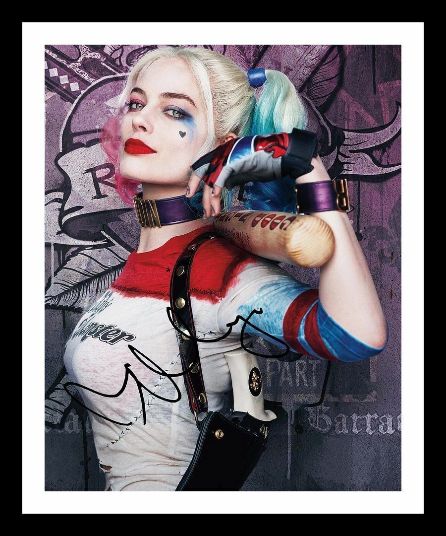 Margot Robbie - Harley Quinn Autograph Signed & Framed Photo Poster painting 1