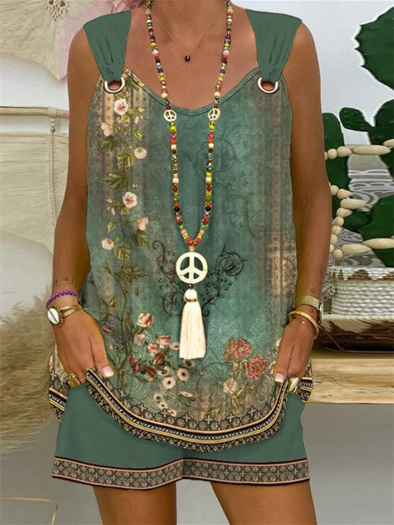 Women's Sleeveless V-neck Floral Printed Top & Pockets Design Shorts Set