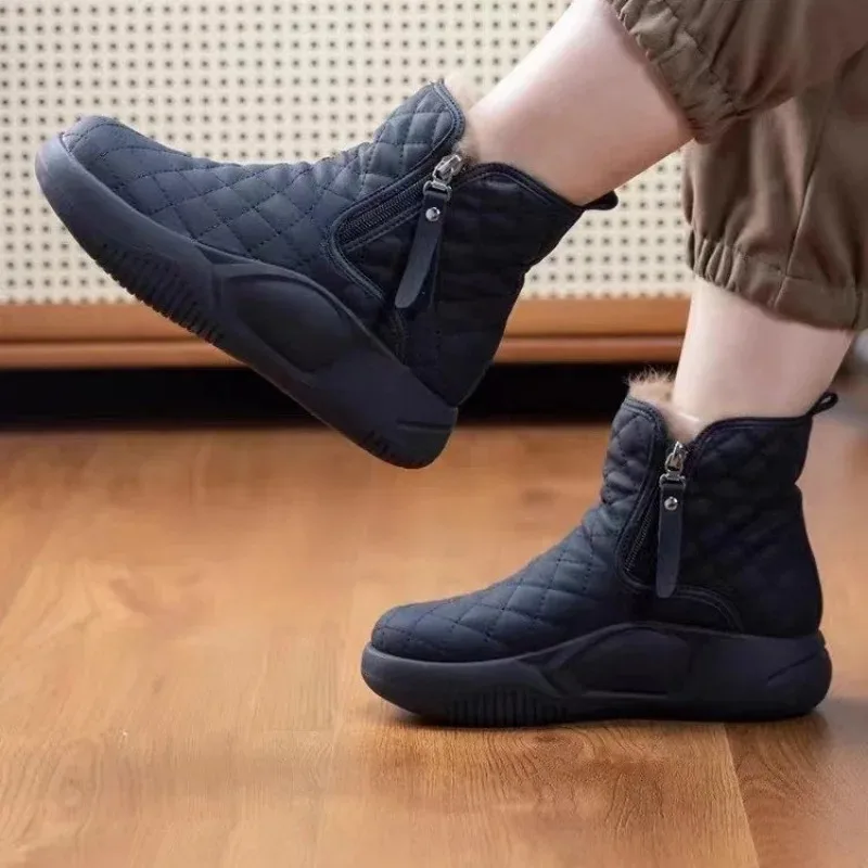 Winter Snow Boots Thick Bottom Side Chain Warm Comfortable Snow Boots for Women Shoes Woman Zipper Platform Shoes Ankle Boots