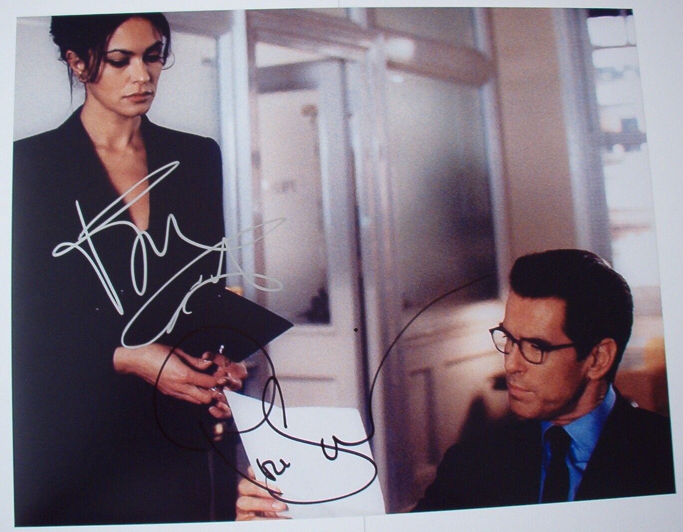 Pierce Brosnan & Maria Cucinotta 'The World is Not Enough' Autographed 11x14 CoA