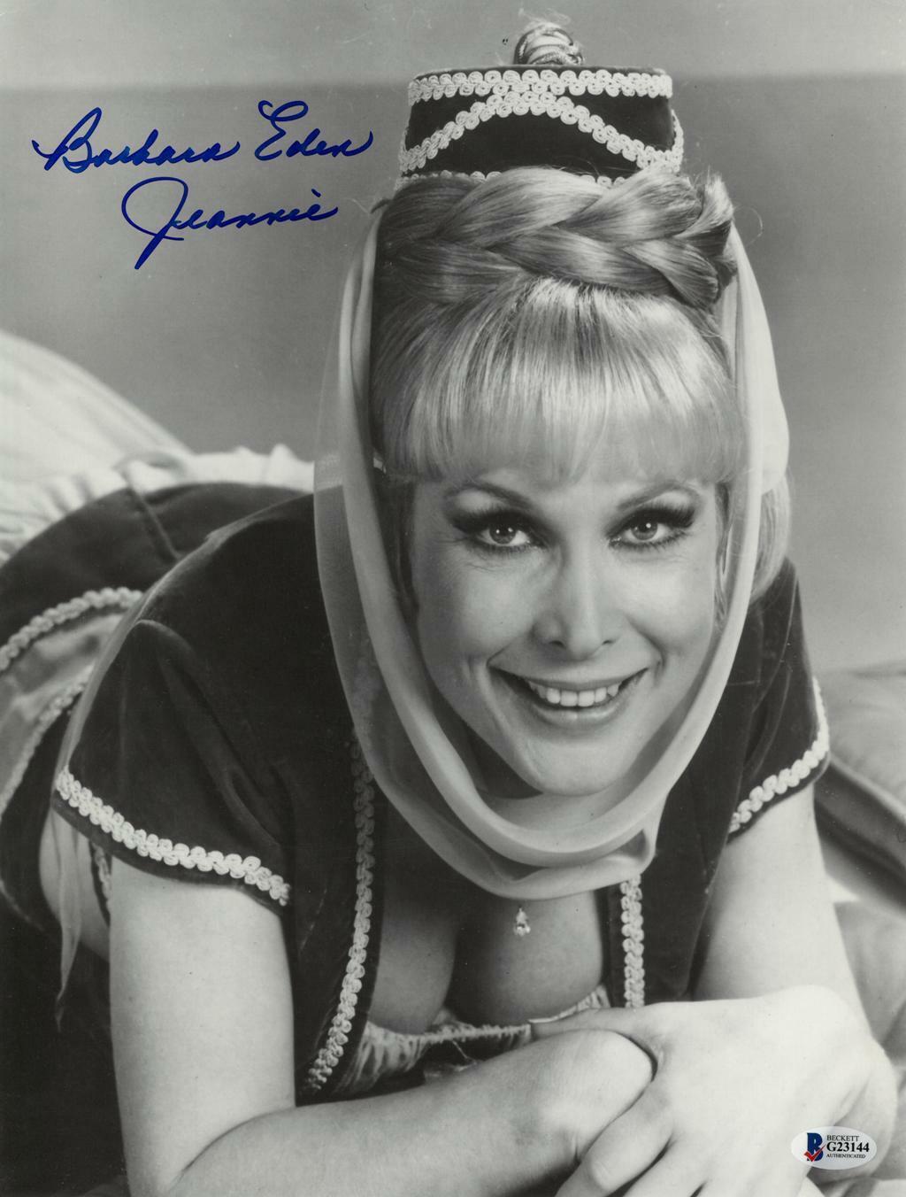 Barbara Eden Signed I Dream of Jeannie Auto 10-3/4x14 B/W Photo Poster painting BECKETT #G23144