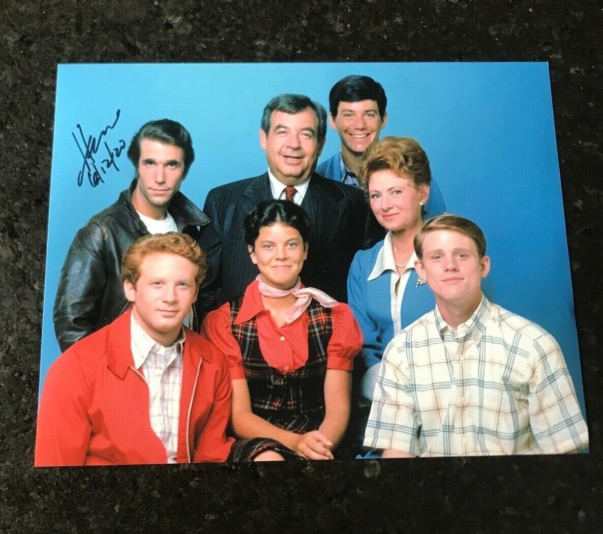 * HENRY WINKLER * signed autographed 11x14 Photo Poster painting * HAPPY DAYS * THE FONZE * 2