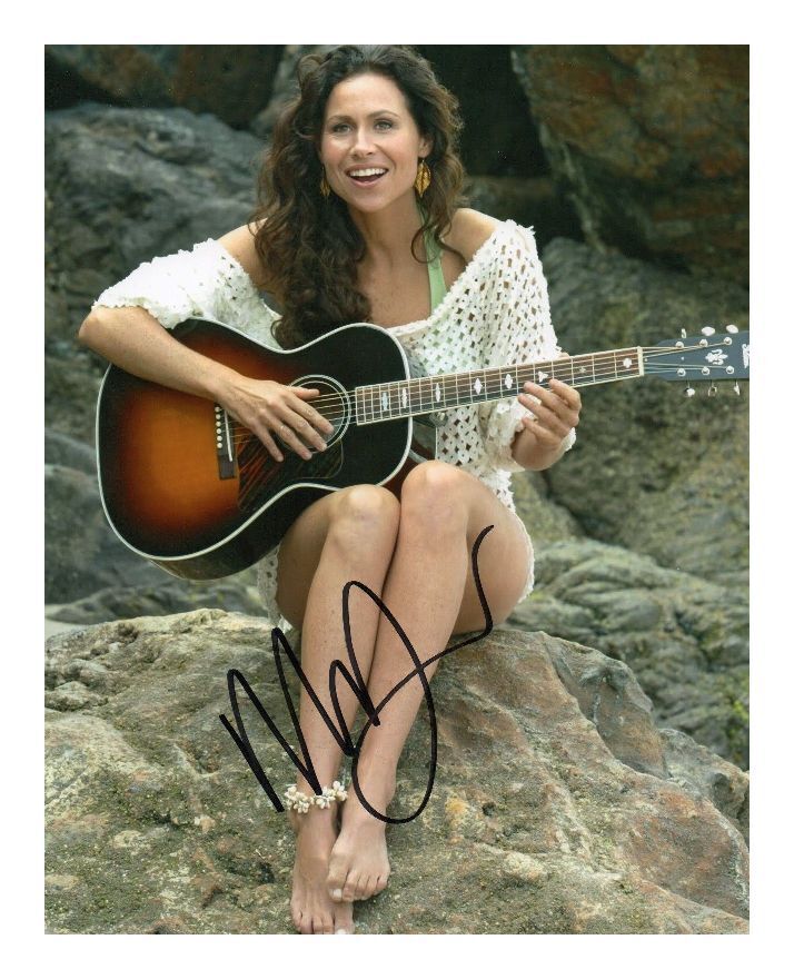 MINNIE DRIVER AUTOGRAPHED SIGNED A4 PP POSTER Photo Poster painting PRINT