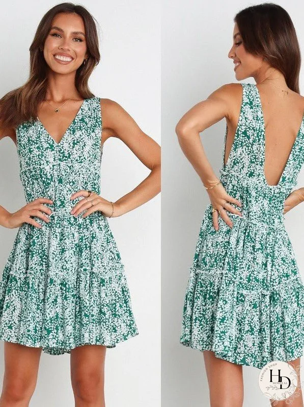 V-neck Pleated Print Dress