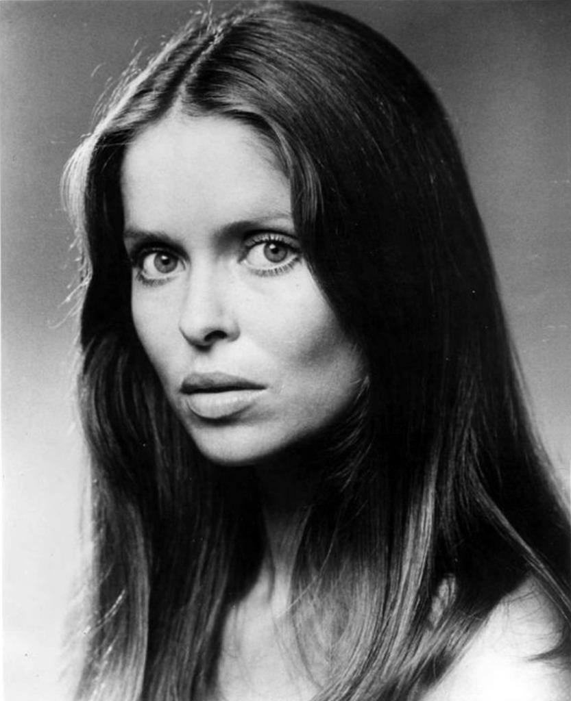 Barbara Bach 8x10 Picture Simply Stunning Photo Poster painting Gorgeous Celebrity #20