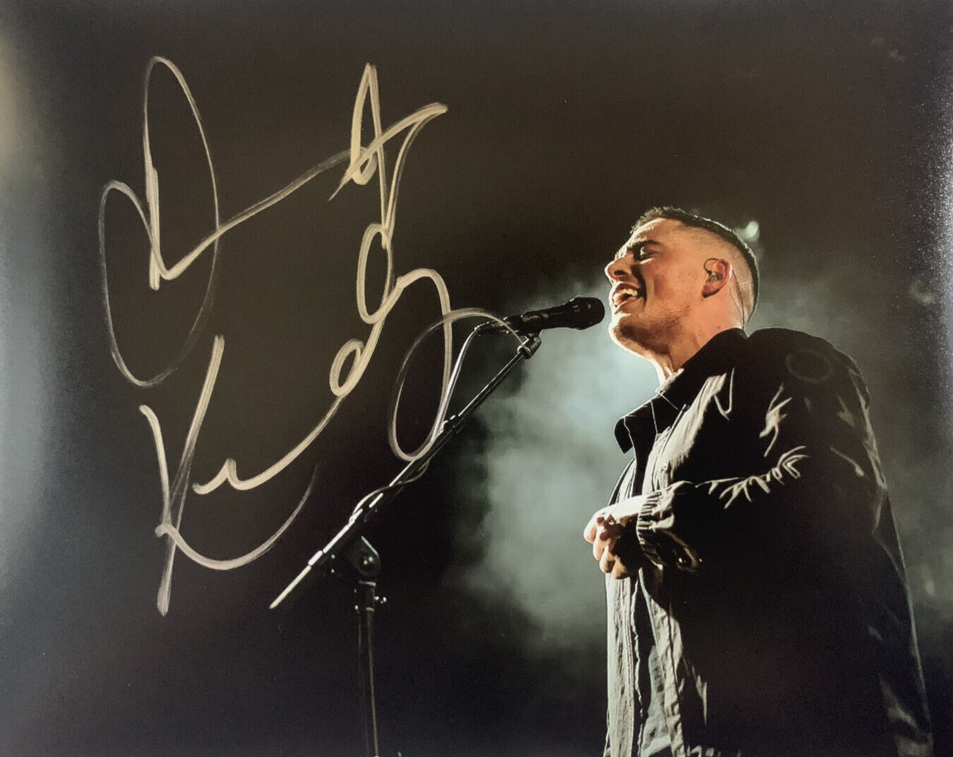 DERMOT KENNEDY HAND SIGNED 8x10 Photo Poster painting RARE SINGER AUTOGRAPH AUTHENTIC COA