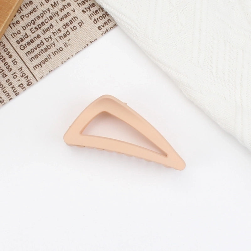 Women’s Minimalist Triangle Plastic Hair Claws