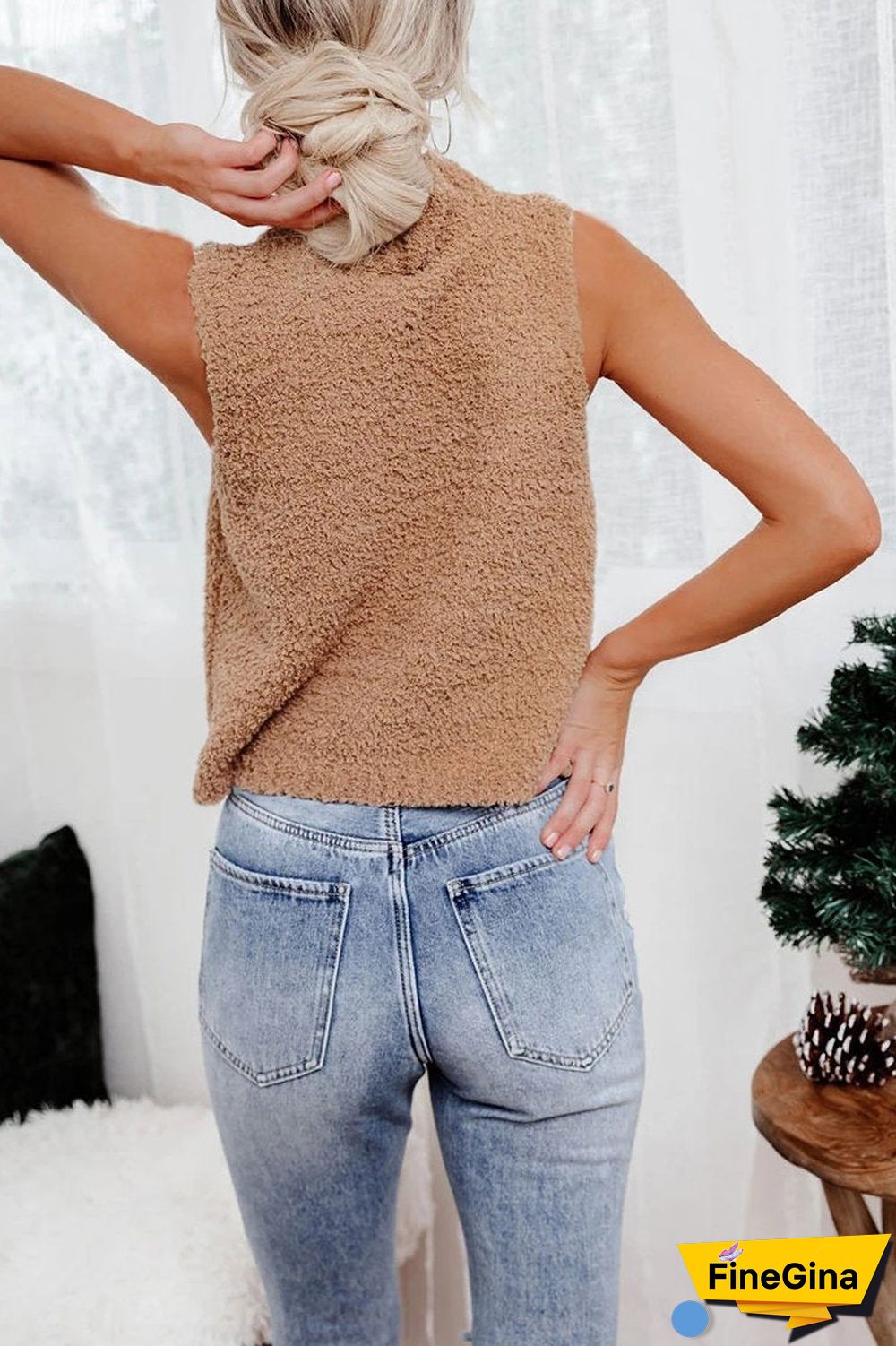 Solid Color Sleeveless Knitted Top