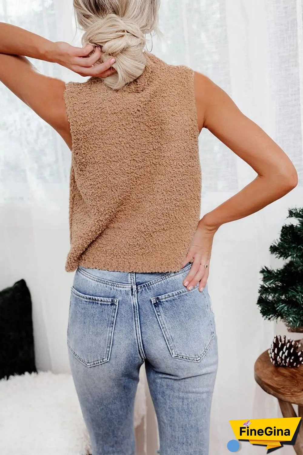 Solid Color Sleeveless Knitted Top