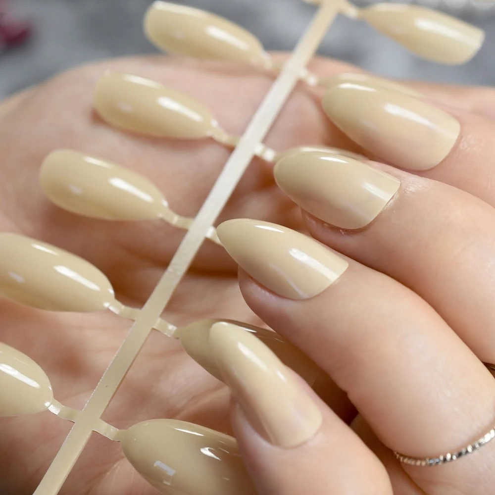 Dusty Cedar Fashion Stiletto False Nails Pointed Sharp Candy Red Fake Nails for daily wear On the Nail Tree 24pcs-Nail Inspo