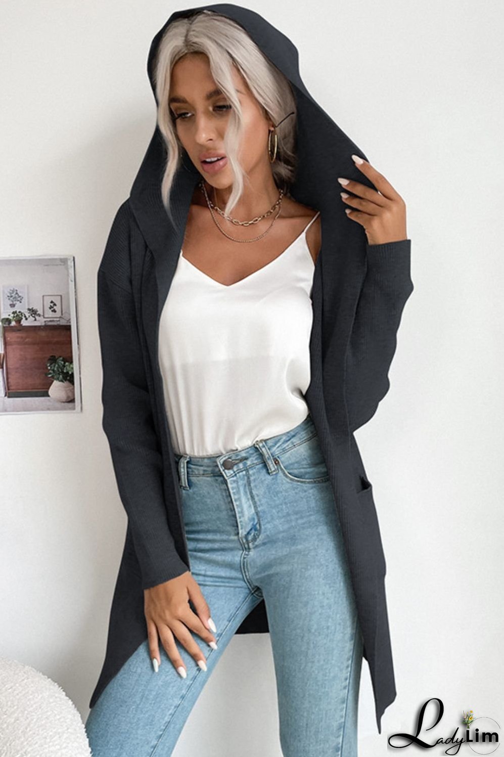 Effortless and Trendy Cardigan