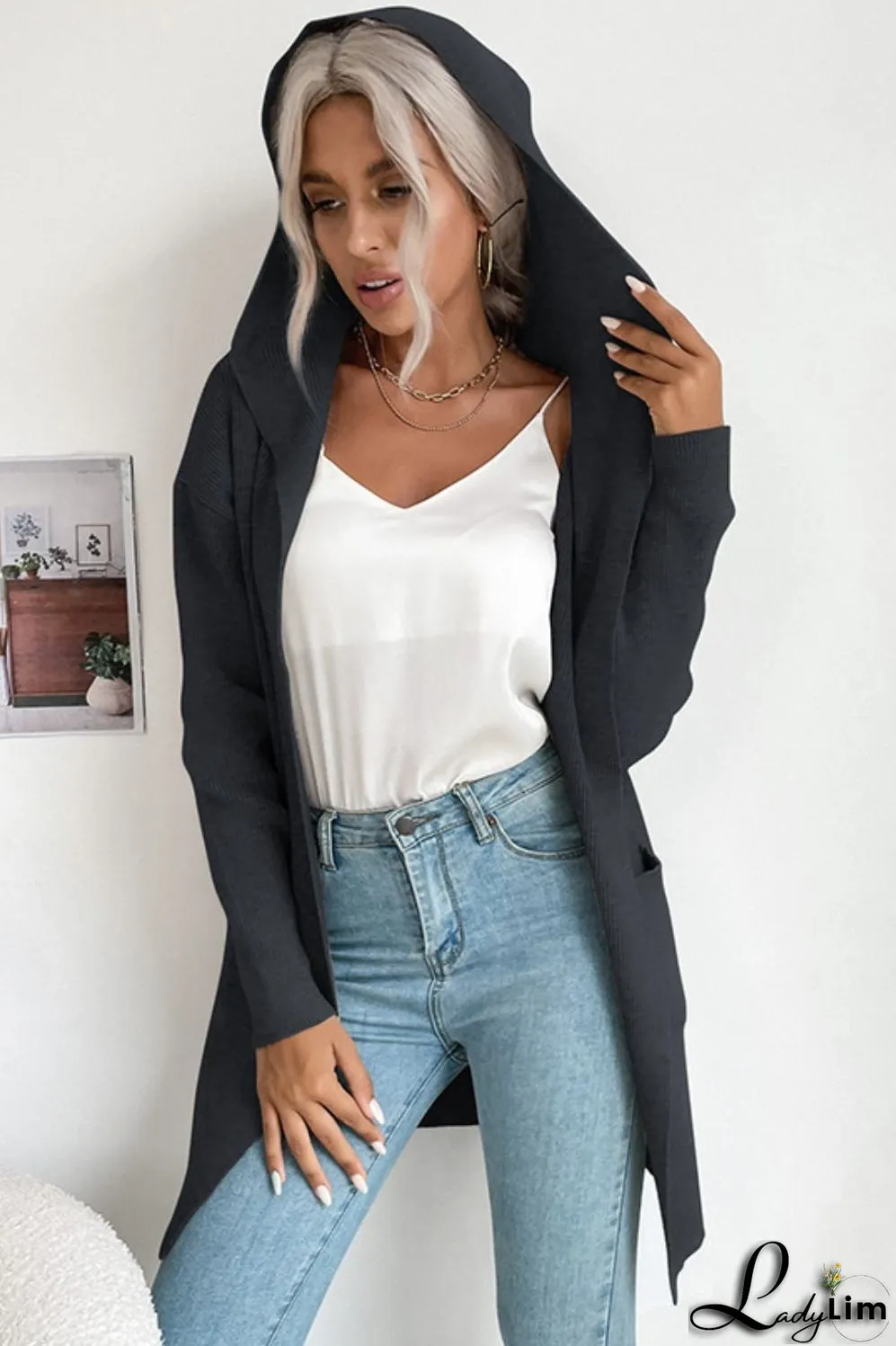 Effortless and Trendy Cardigan