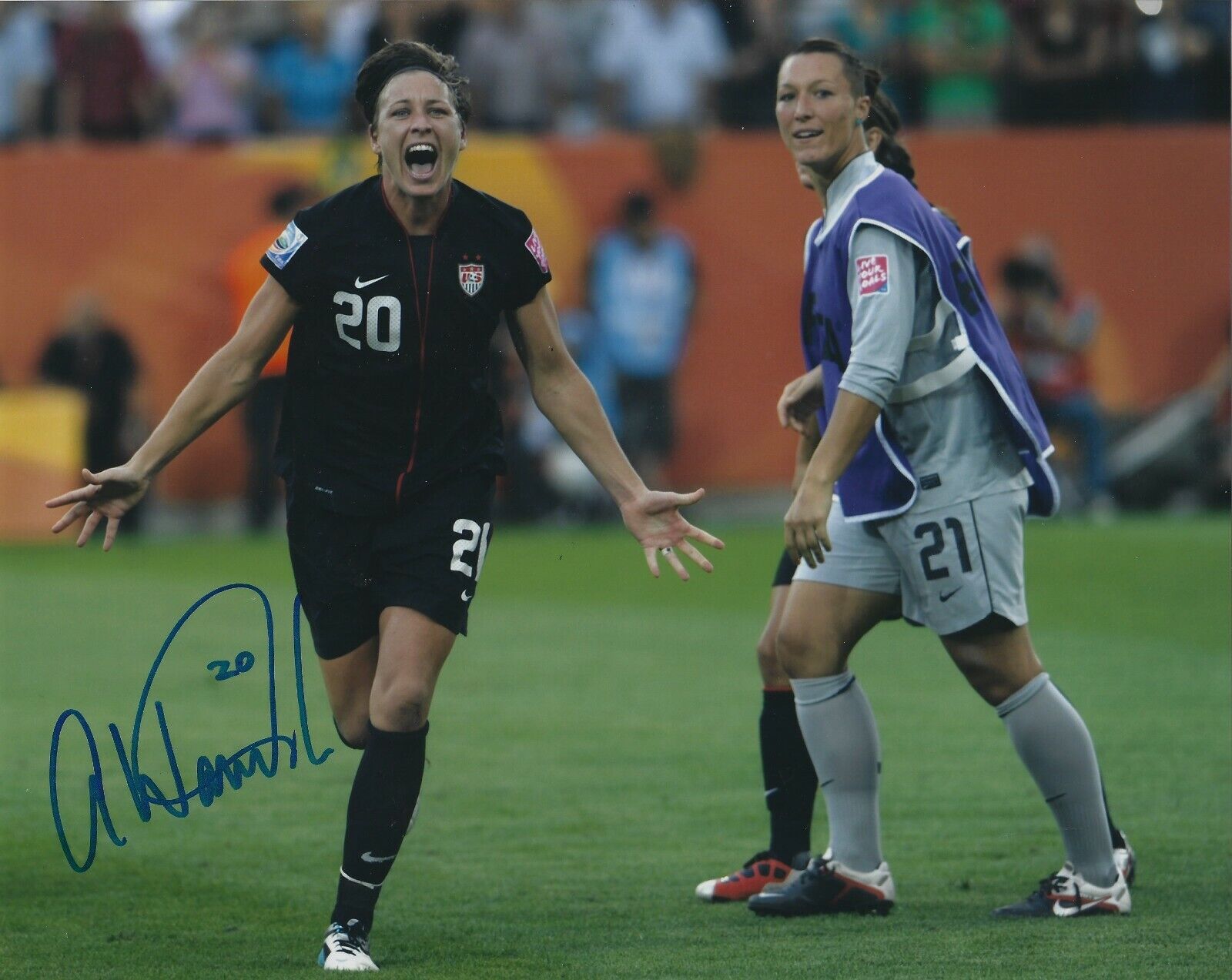 Autographed ABBY WAMBACH USA Women's Olympic Soccer 8X10 Photo Poster painting with COA