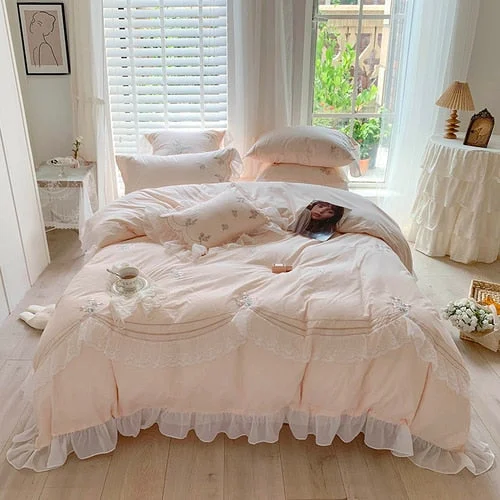 Elegant embroidery bedding set Princess style lace duvet cover set pure Cotton king size bedding set Ruffle Quilt Cover Bedding