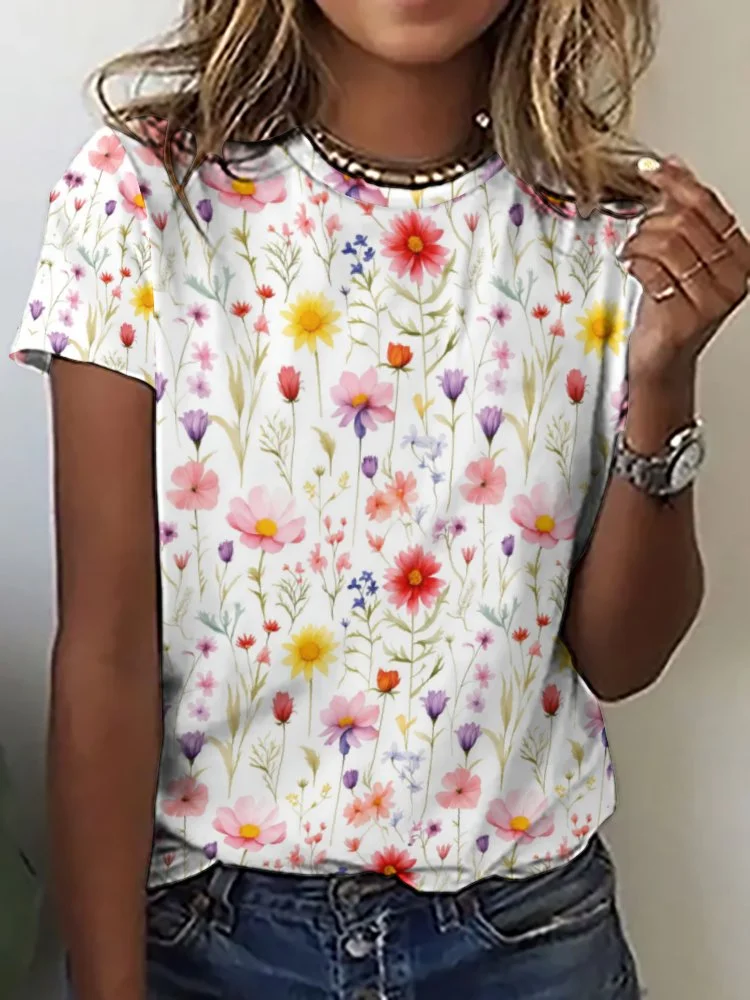 Printed Short Sleeve Casual T-shirt for  Women and Men Unisex Pattern Floral, Red, Pink, Colorful