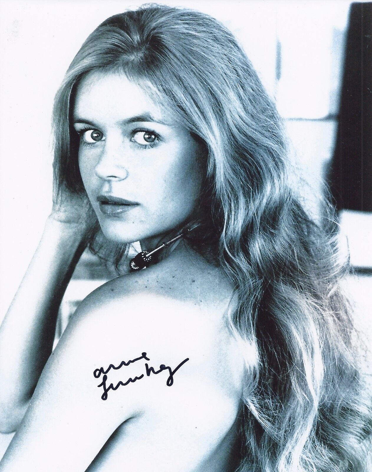 ANNE LONNBERG SIGNED 007 JAMES BOND 8x10 Photo Poster paintingGRAPH - UACC & AFTAL RD AUTOGRAPH