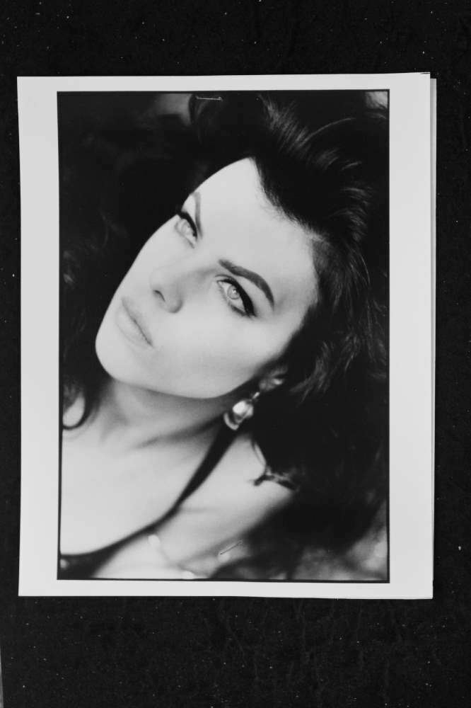 Debi Mazar - 8x10 Headshot Photo Poster painting w/ Resume - LA Law