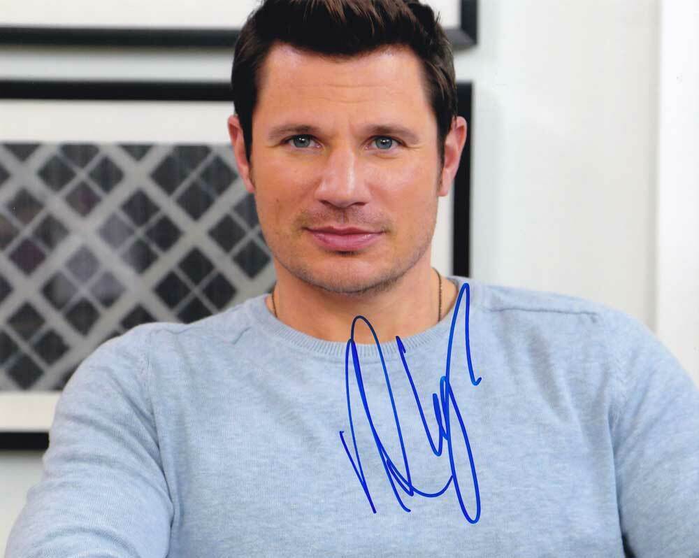 Nick Lachey In-person AUTHENTIC Autographed Photo Poster painting SHA #39456