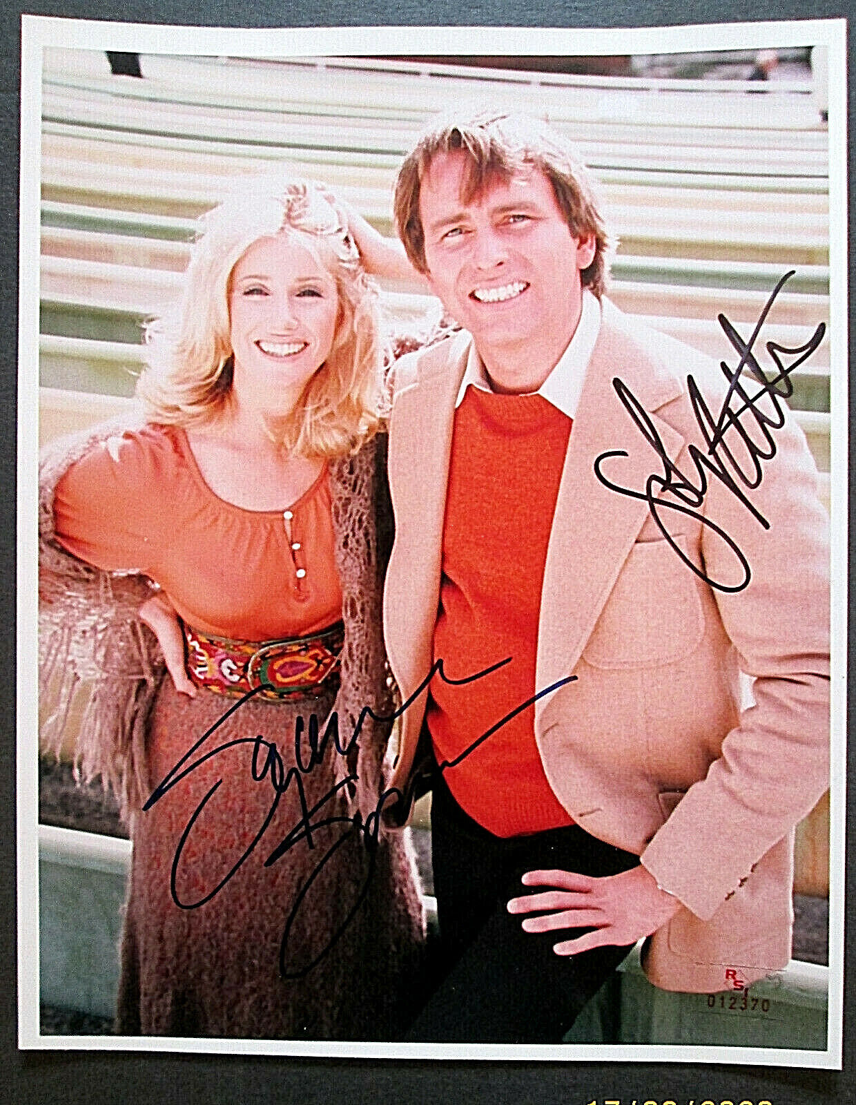 JOHN RITTER ,SUZANNE SOMERS (THREE,S COMPANY) ORIG,HAND SIGN AUTOGRAPHS *