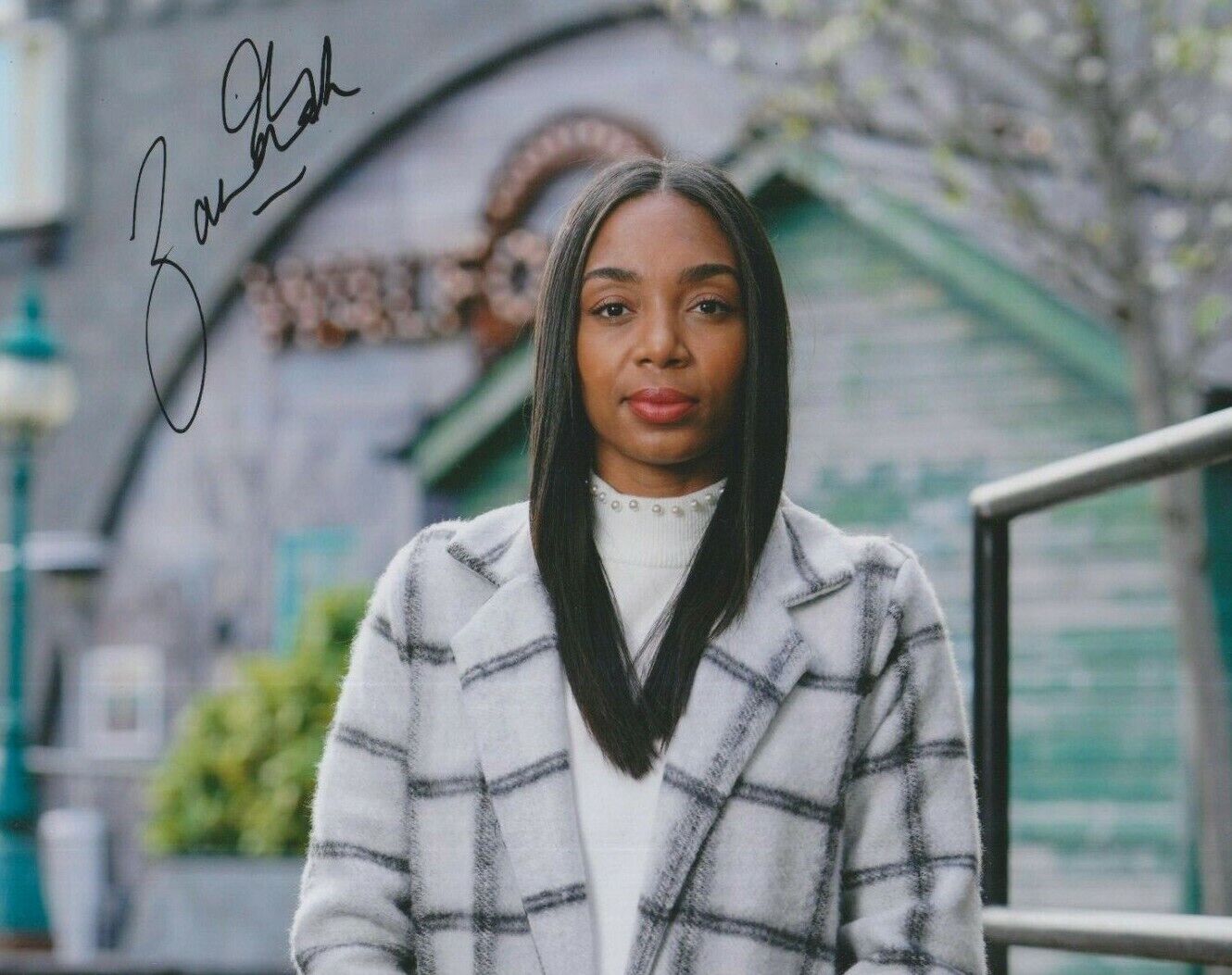 Zaraah Abrahams **HAND SIGNED** 8x10 Photo Poster painting ~ Eastenders (Chelsea)