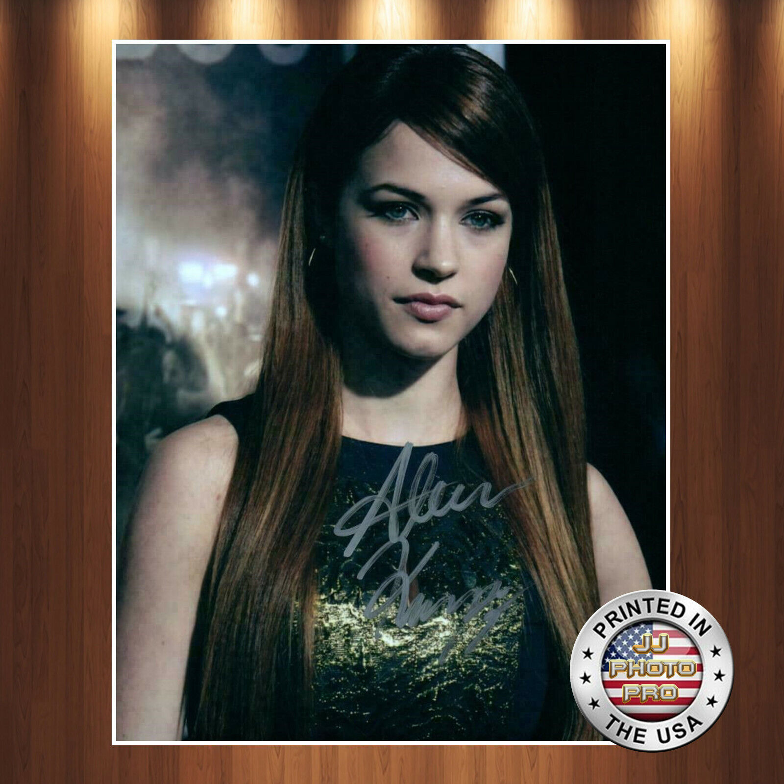 Alexis Knapp Autographed Signed 8x10 Photo Poster painting (Pitch Perfect) REPRINT