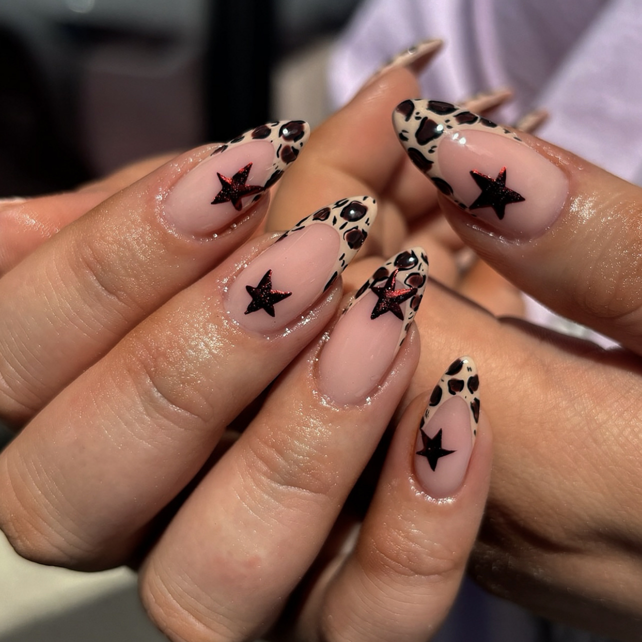 Damokan 24Pcs Simple French Nails Art Tips Fake Nails 3D Design Wearable Full Cover False Nail Mid-length Almond Reusable Press on Nails