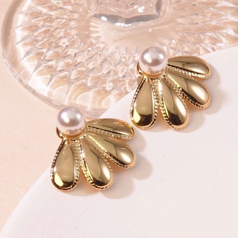 1 Pair Exaggerated Pastoral Streetwear Flower 304 Stainless Steel Imitation Gold  Ear Studs
