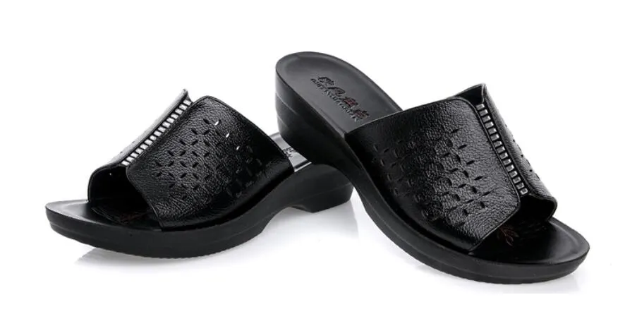 2022 Summer New Women Shoes Fashion Genuine Leather Shoes Woman Slope Slippers Non-Slip Comfortable Mother Slippers W405
