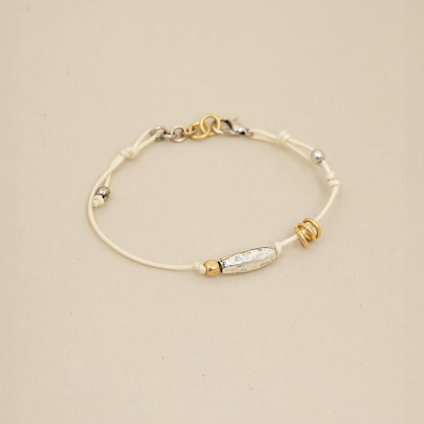 Retro niche European and American new style literary and artistic bohemian style beaded braided bracelet wholesale copper plated