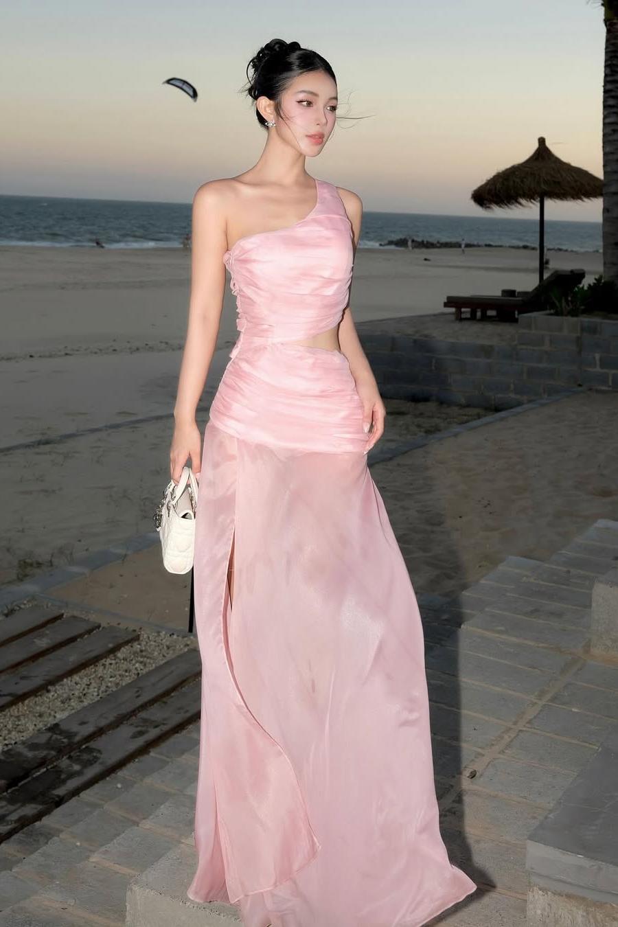 Oknass Charming One Shoulder Sleeveless Long Prom Dress With Pleated