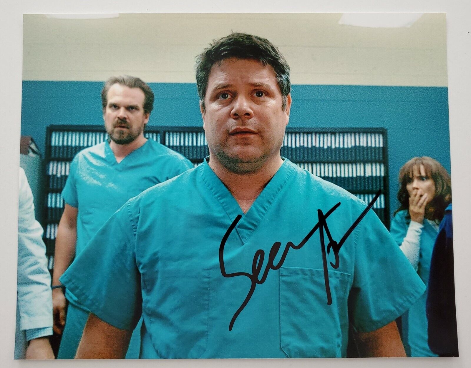 Sean Astin Signed Stranger Things 8x10 Photo Poster painting Bob Goonies LOTR Rudy LEGEND RAD