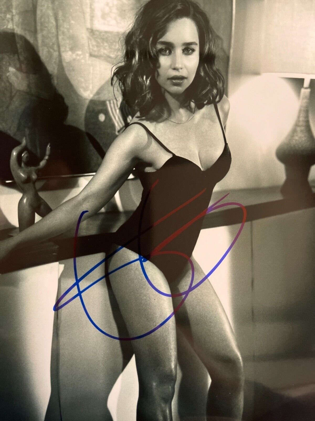 emilia clarke Signed 8 x10 Photo Poster painting sexy picture super duper hot hott