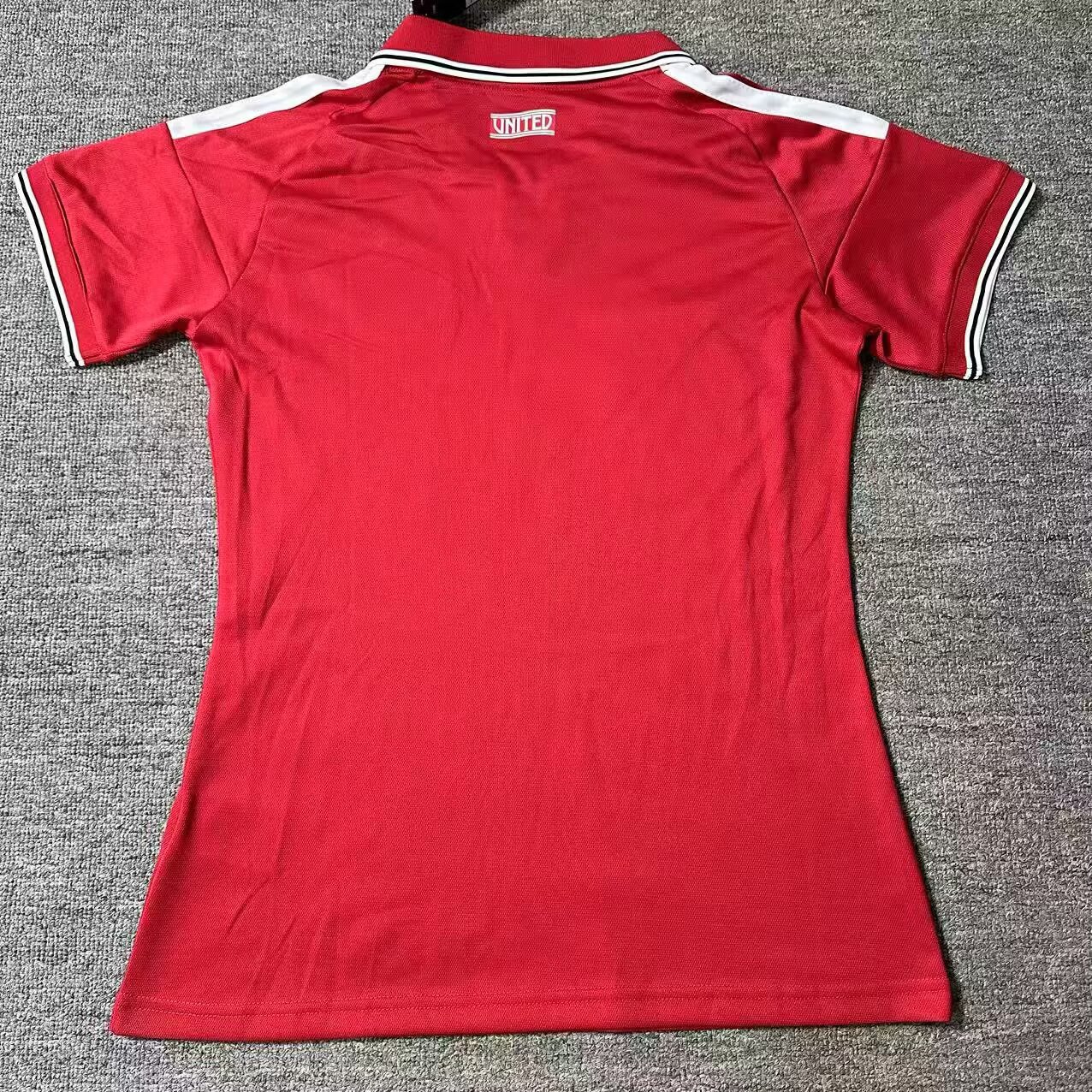 26/27 Football Shirt Manchester United Home Women Thai Quality