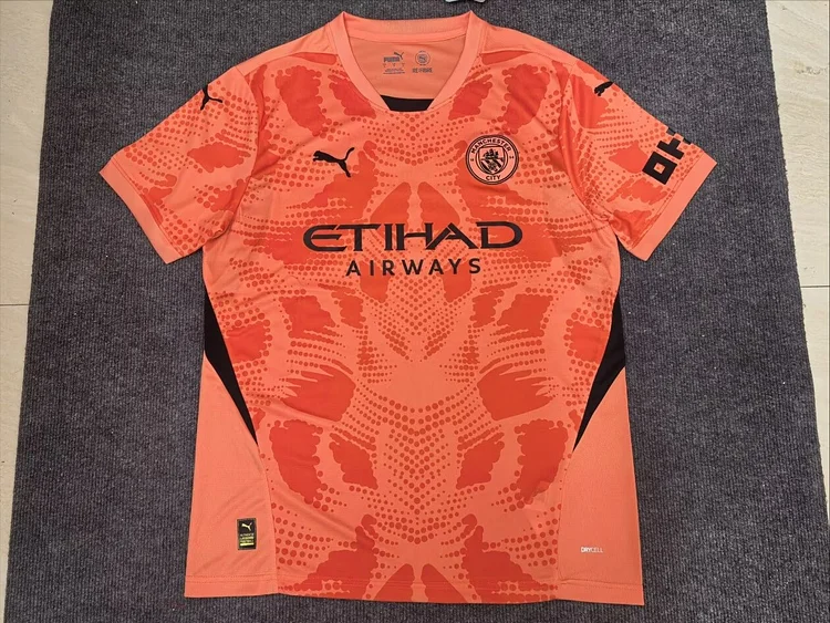 2024/25 Manchester City Goalkeeper Shirt