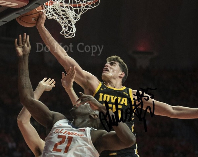 Luka Garza Signed Photo Poster painting 8X10 rp Autographed Basketball Iowa Hawkeyes !