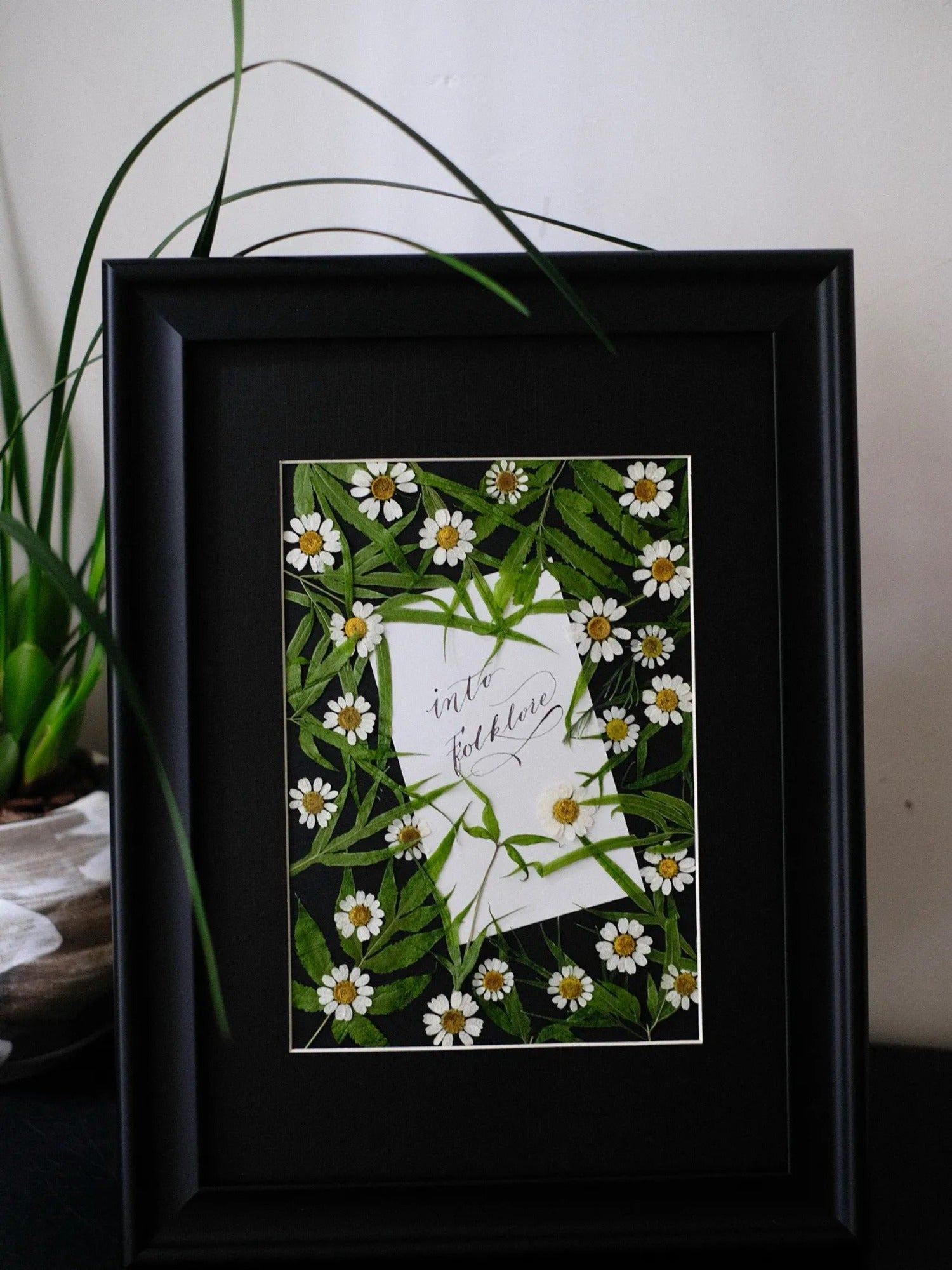 12x9" Handmade Pressed Flowers Dried Floral Daisy Frame Plant Wildflower Preserved