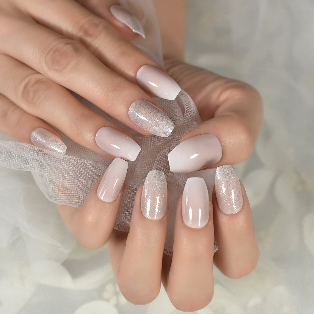 White Top Coffin Fingernails Short Manicure Glitter On Nails Press On Nail Tips Fake Nails Beauty Glossy Reusable Datechable