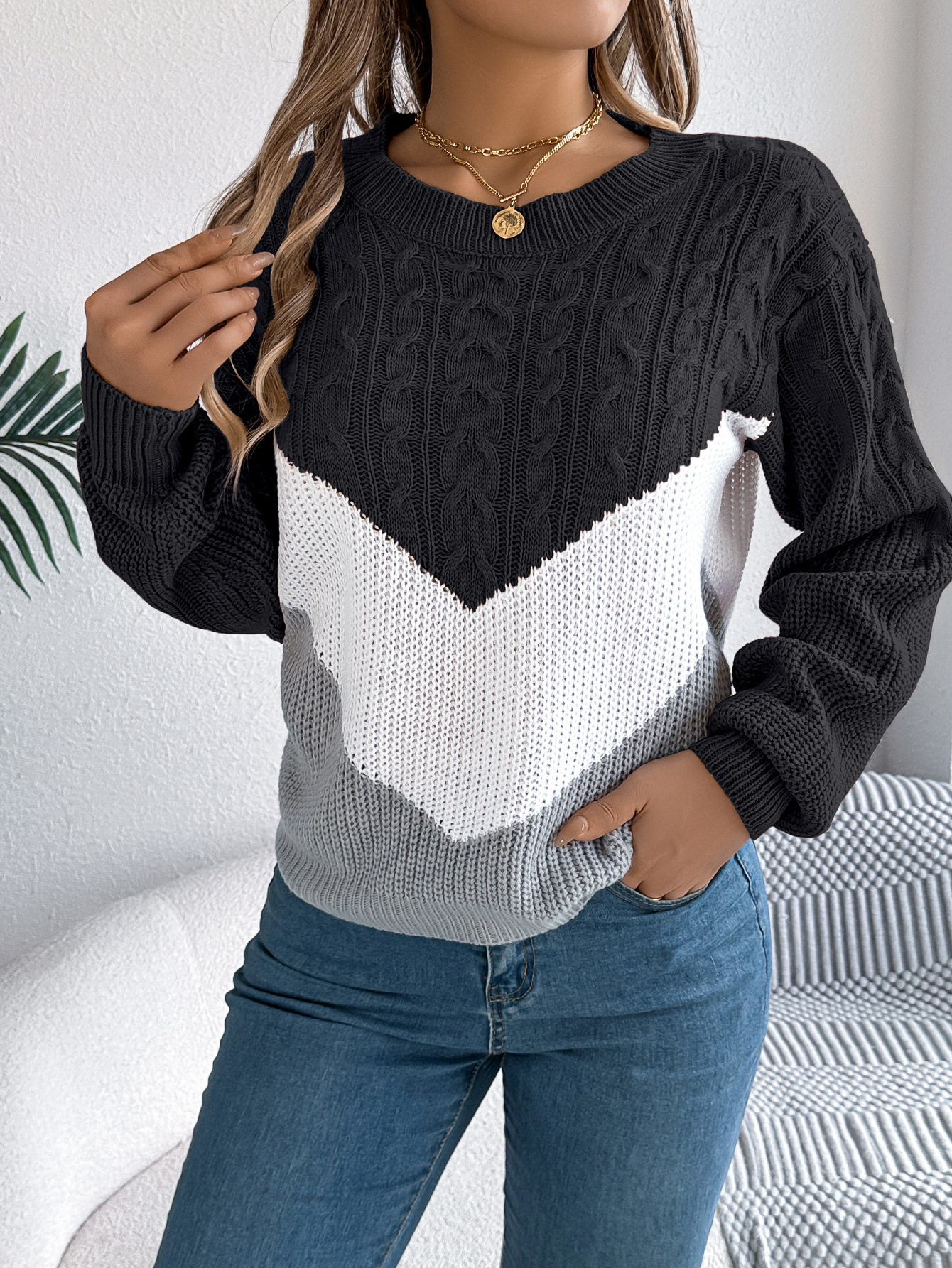 Mature Women Color Matching Twist Lantern Sleeve Knitted Pullover Sweater