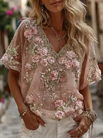 Women's Pink Flowers Embroidered Art V-neck Short Sleeve T-shirt