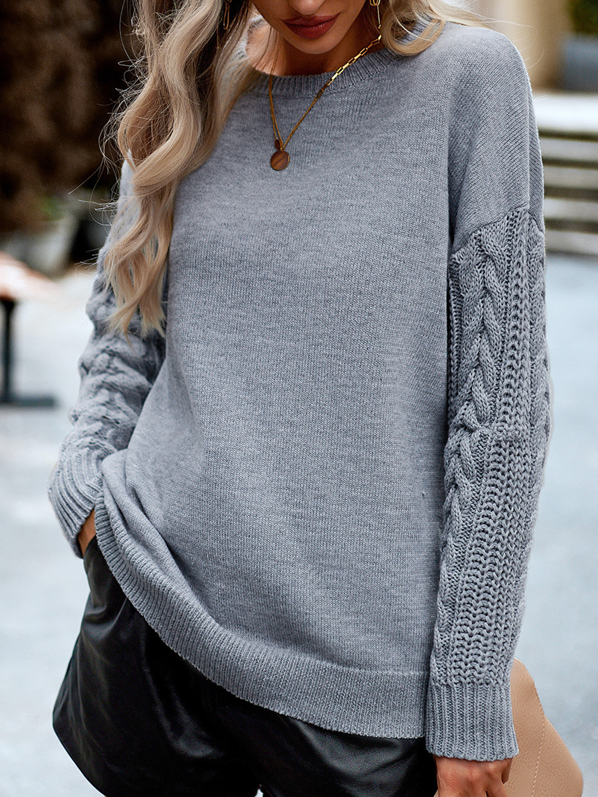 Women's Classic Casual Round Neck Twist Knitted Sweater