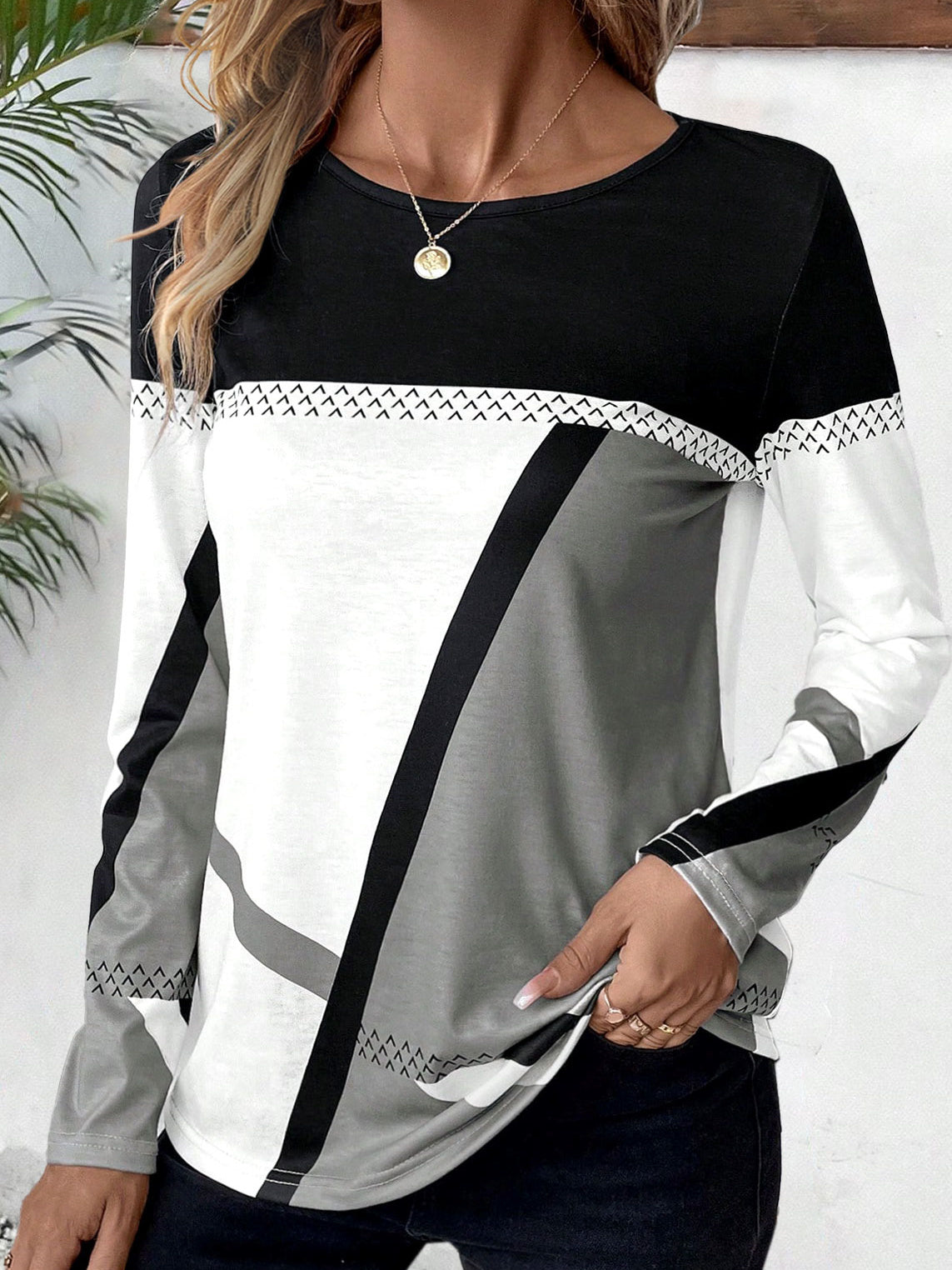 Women Long Sleeve V-neck Graphic Floral Printed Top