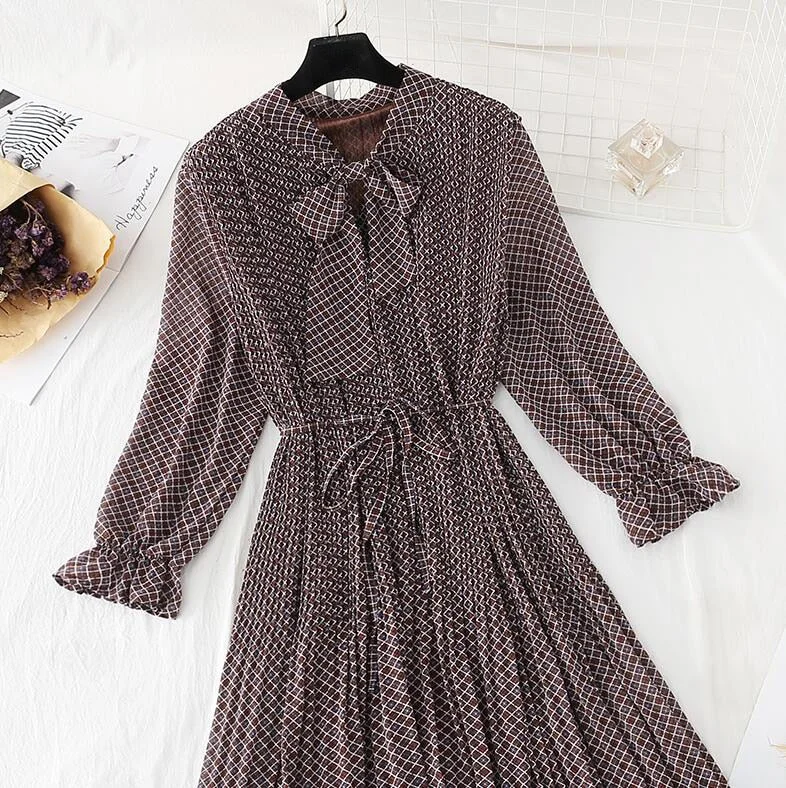 2020 Elegant Women Dress Vintage Bow Polka Dot Print Loose Midi Dress Female Casual Ruffles Pleated Chiffon Dresses Vestidos