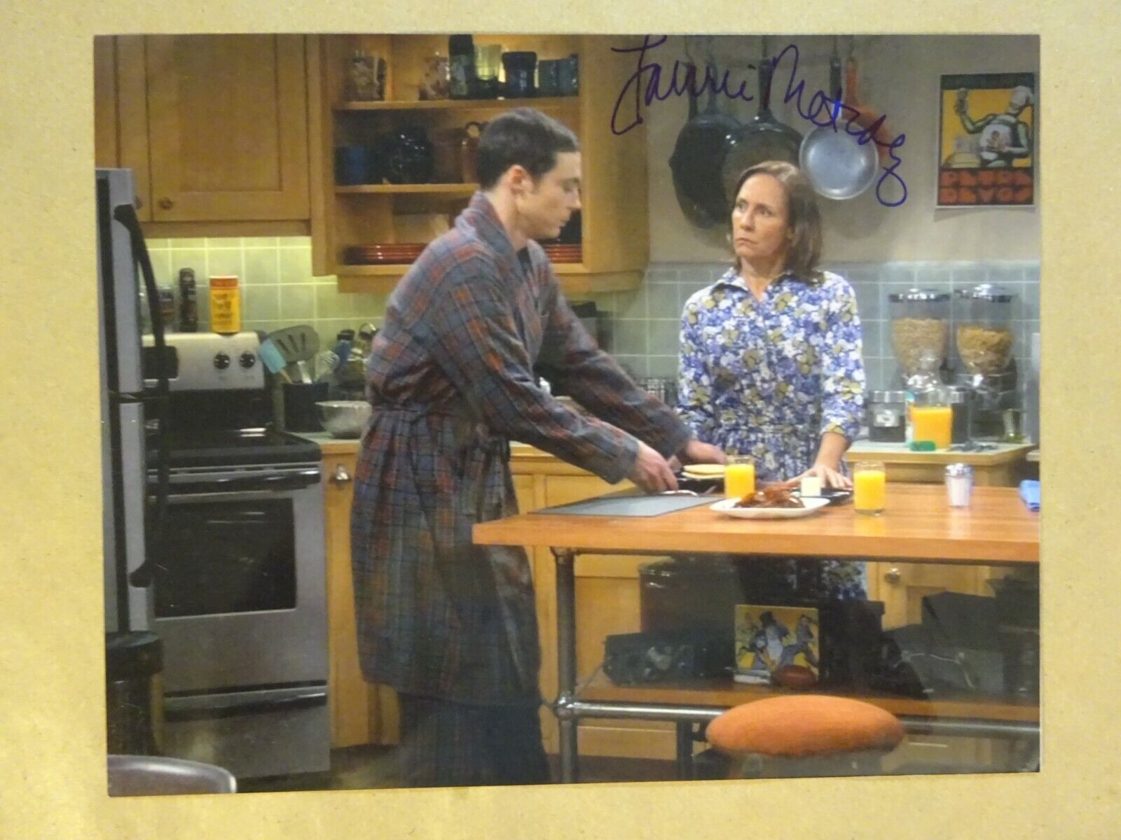 Autographed LAURIE METCALF Signed 8x10 Photo Poster paintinggraph Big Bang Theory