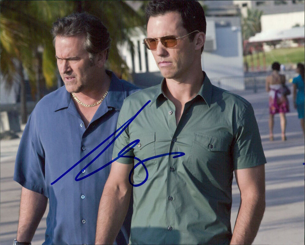 Bruce Campbell (Burn Notice) signed authentic 8x10 Photo Poster painting COA