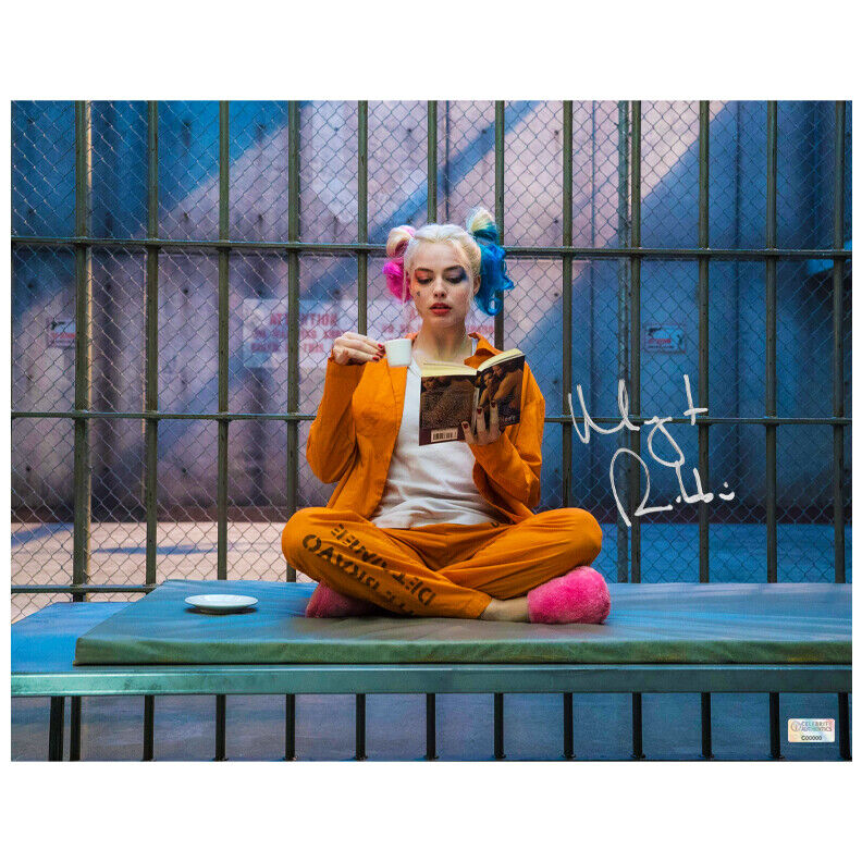 Margot Robbie Autographed Suicide Squad Harley Quinn 11×14 Scene Photo Poster painting