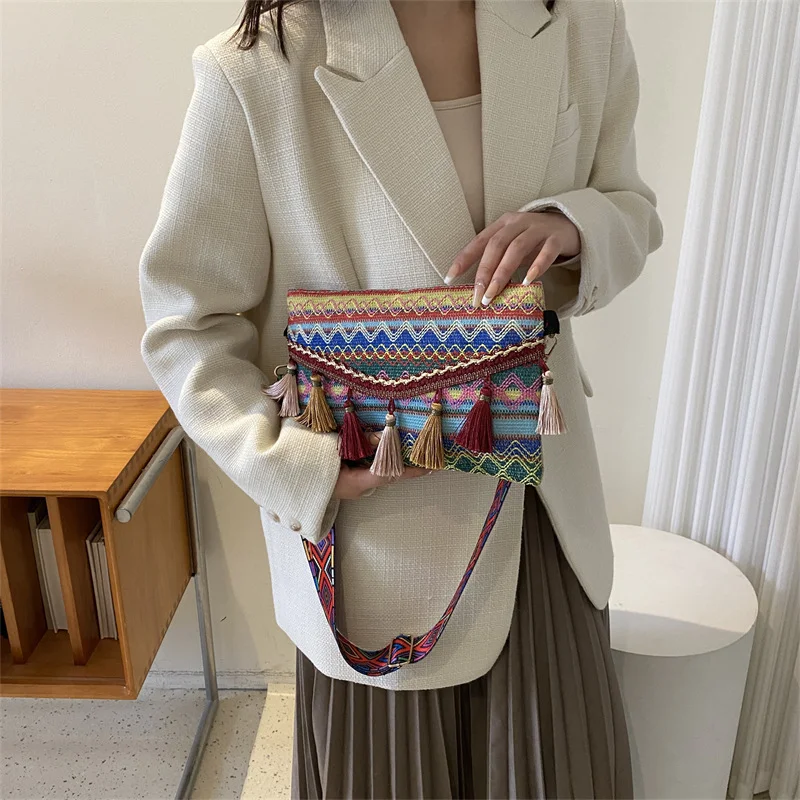 Ethnic Woven Bag Bohemian Tassel Bag