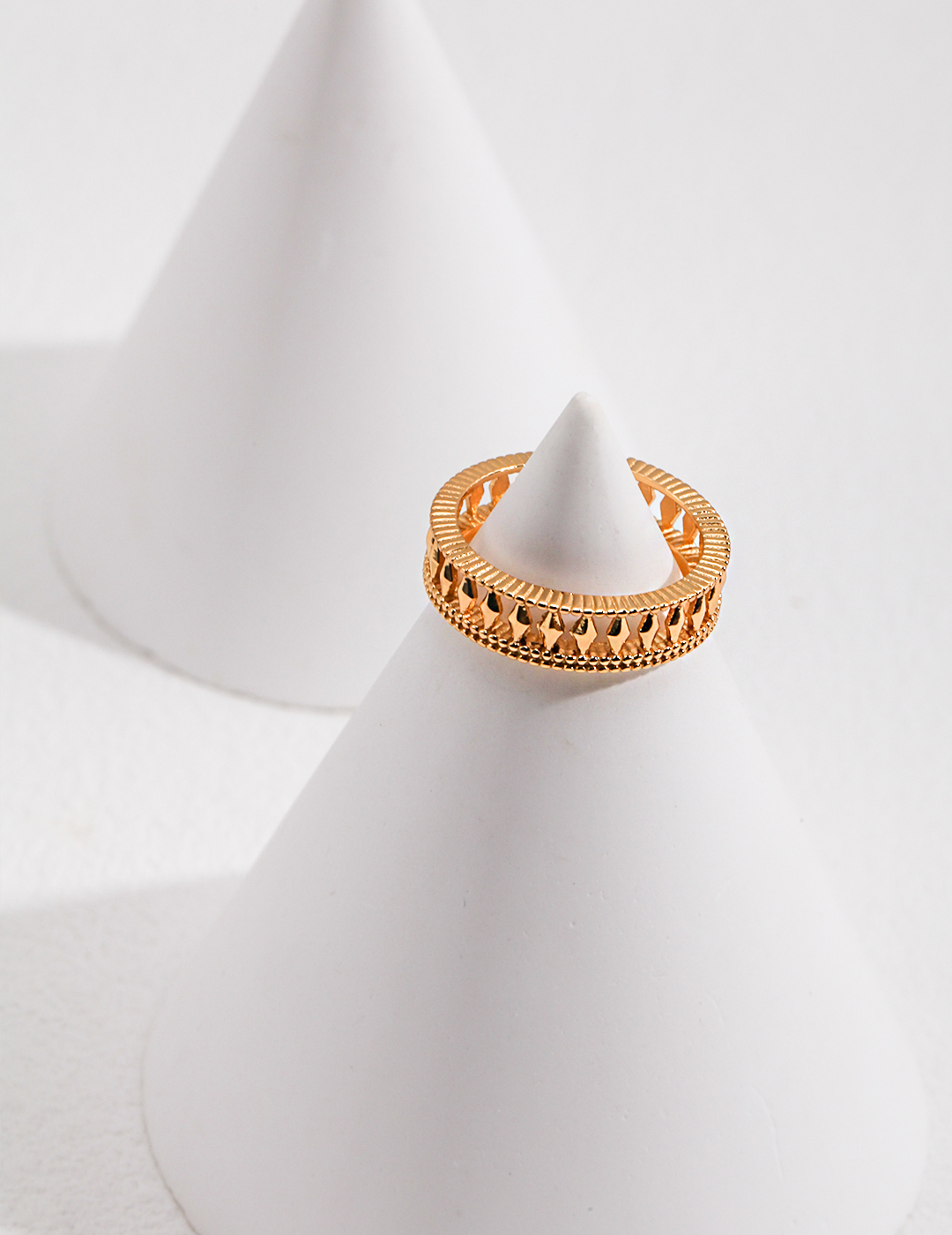 Italian Palace Style Silver Hollow Ring