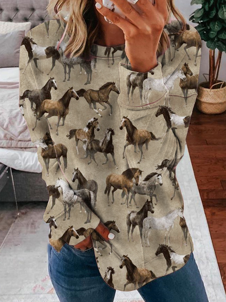 Western Wild Horses Pattern Cozy Sweatshirt wearshes